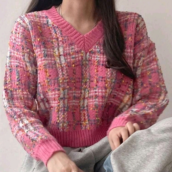 Sweaters - Women Casual V-Neck Plaid Patttern Drop Shoulder Oversized Short Sweater